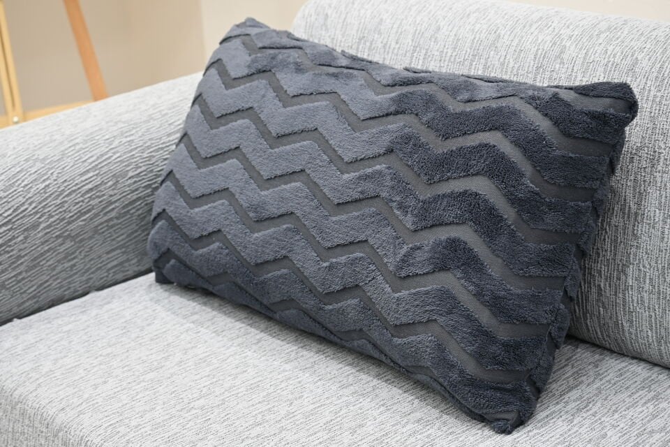 Koltuk Sırt Kırlenti / 50 x 90cm  Kanepe Minderi / Sırt Yastık Kılıfı/ Sırt Yastığı Kılıfı.  antrasit rengi zikzak desenli